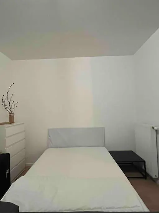 Studio Cozy Pour 4 Avec Terrasse A 20 Minutes De Paris Villejuif Apartment