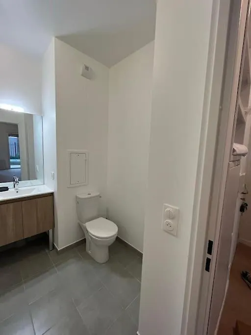 Apartment Studio Cozy Pour 4 Avec Terrasse A 20 Minutes De Paris Villejuif