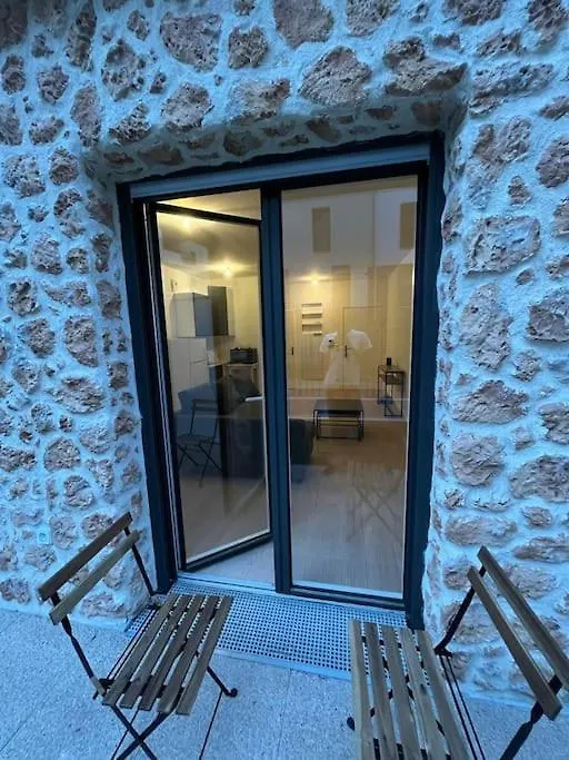 Apartment Studio Cozy Pour 4 Avec Terrasse A 20 Minutes De Paris Villejuif