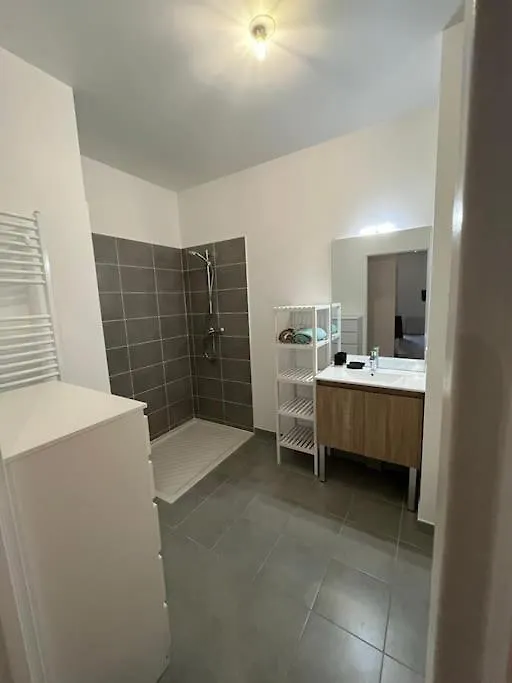 Studio Cozy Pour 4 Avec Terrasse A 20 Minutes De Paris Villejuif